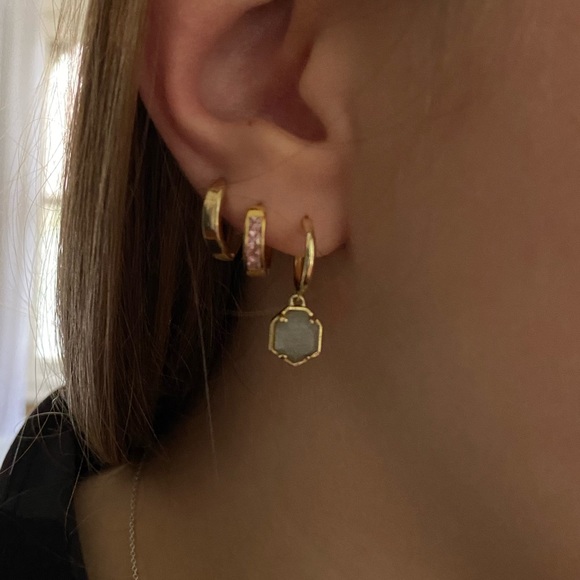 Kendra Scott Jewelry - Kendra Scott Huggie hoops